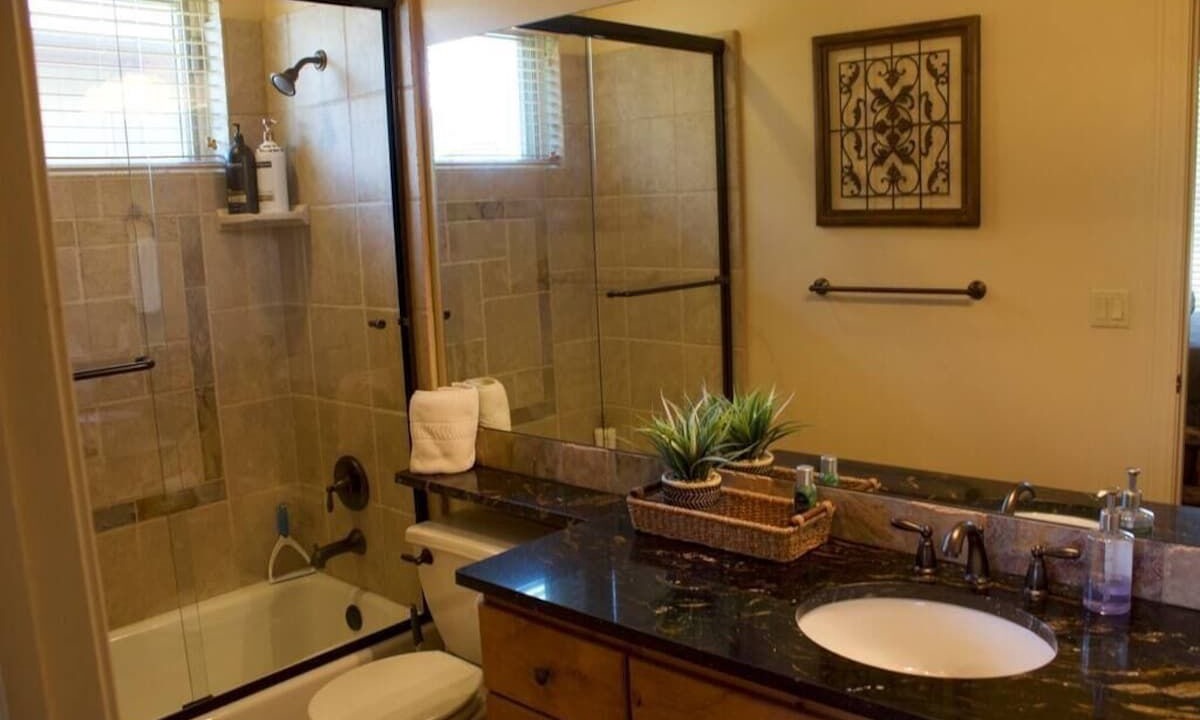 Photo of Bathroom in Eden
