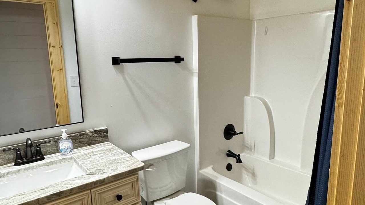 Photo of Bathroom in McCaysville