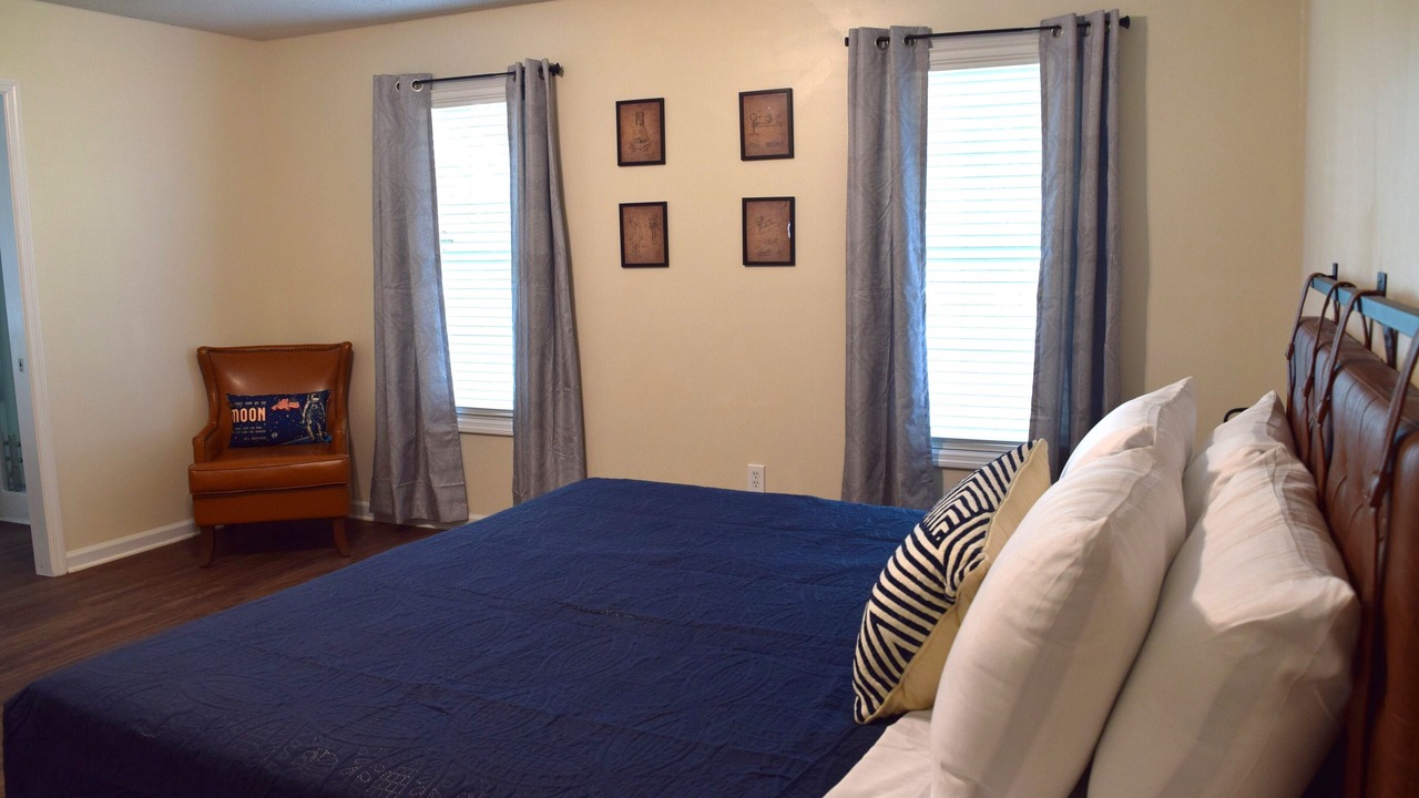 Photo of Bedroom in Normal