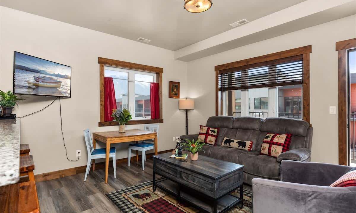Photo of Livingroom in Columbia Falls