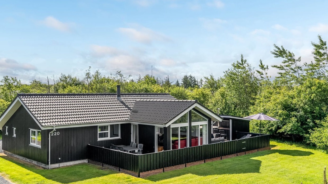 Photo of Others in Tranum