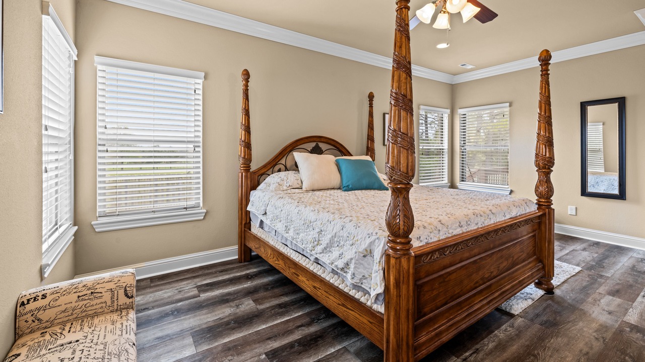 Photo of Bedroom in Cave Springs