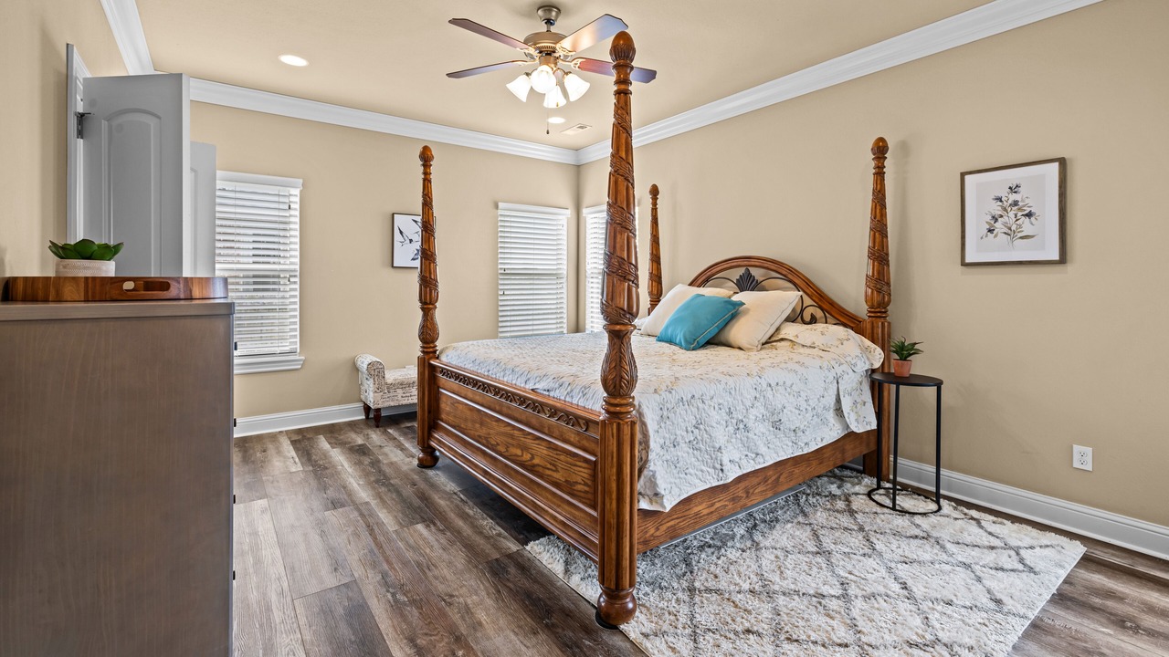 Photo of Bedroom in Cave Springs
