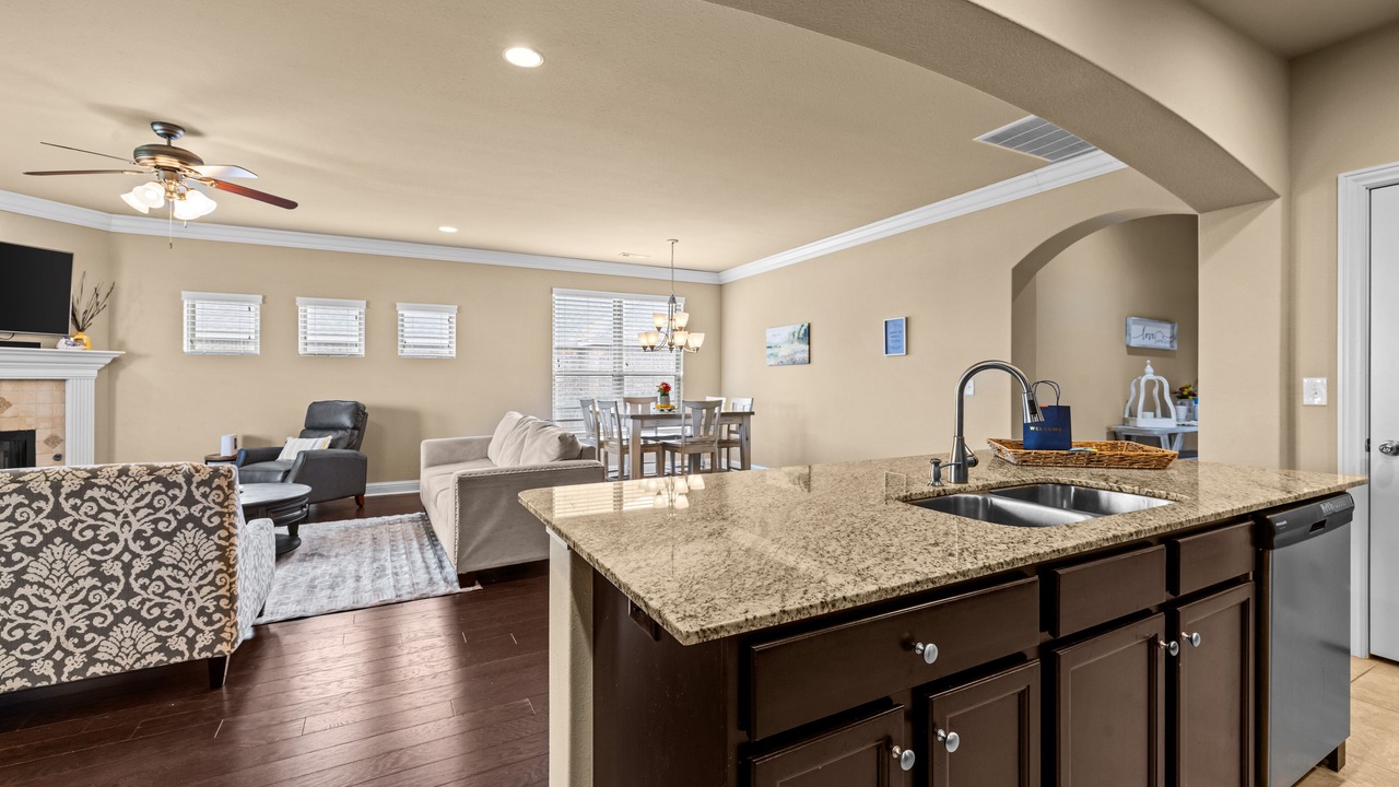 Photo of Livingroom in Cave Springs