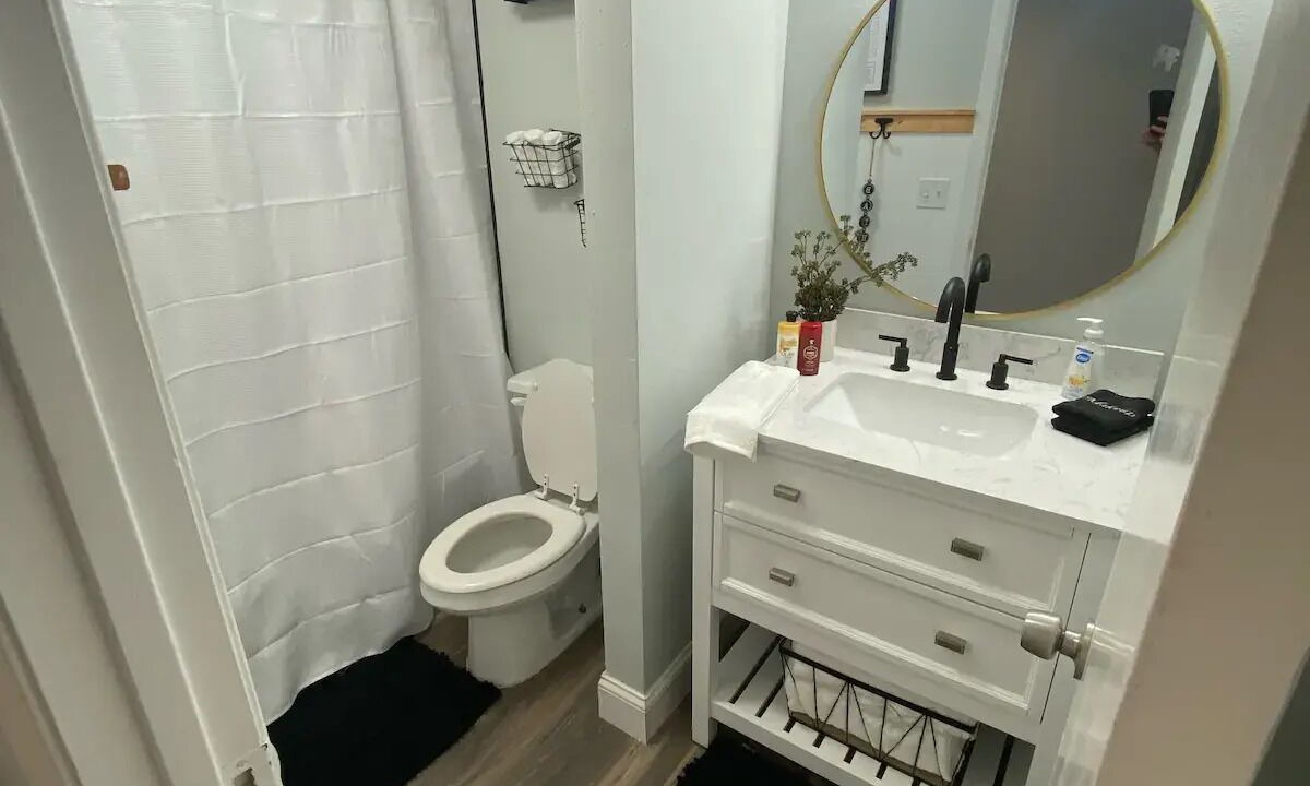 Photo of Bathroom in Hot Springs Village