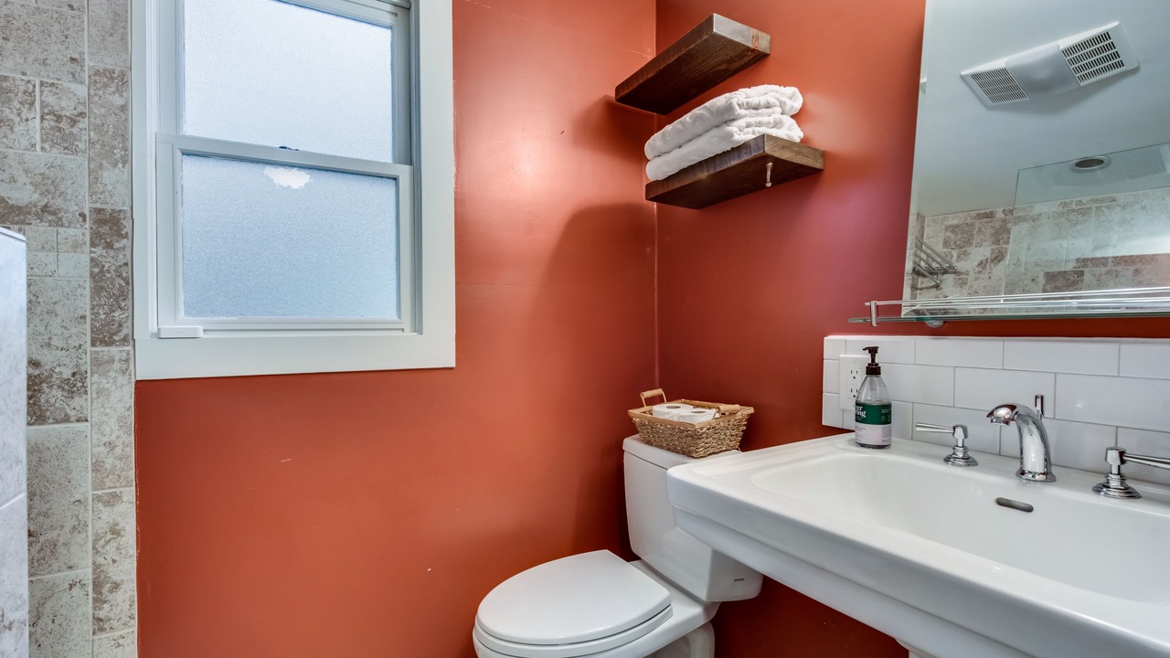 Photo of Bathroom in Junius Heights