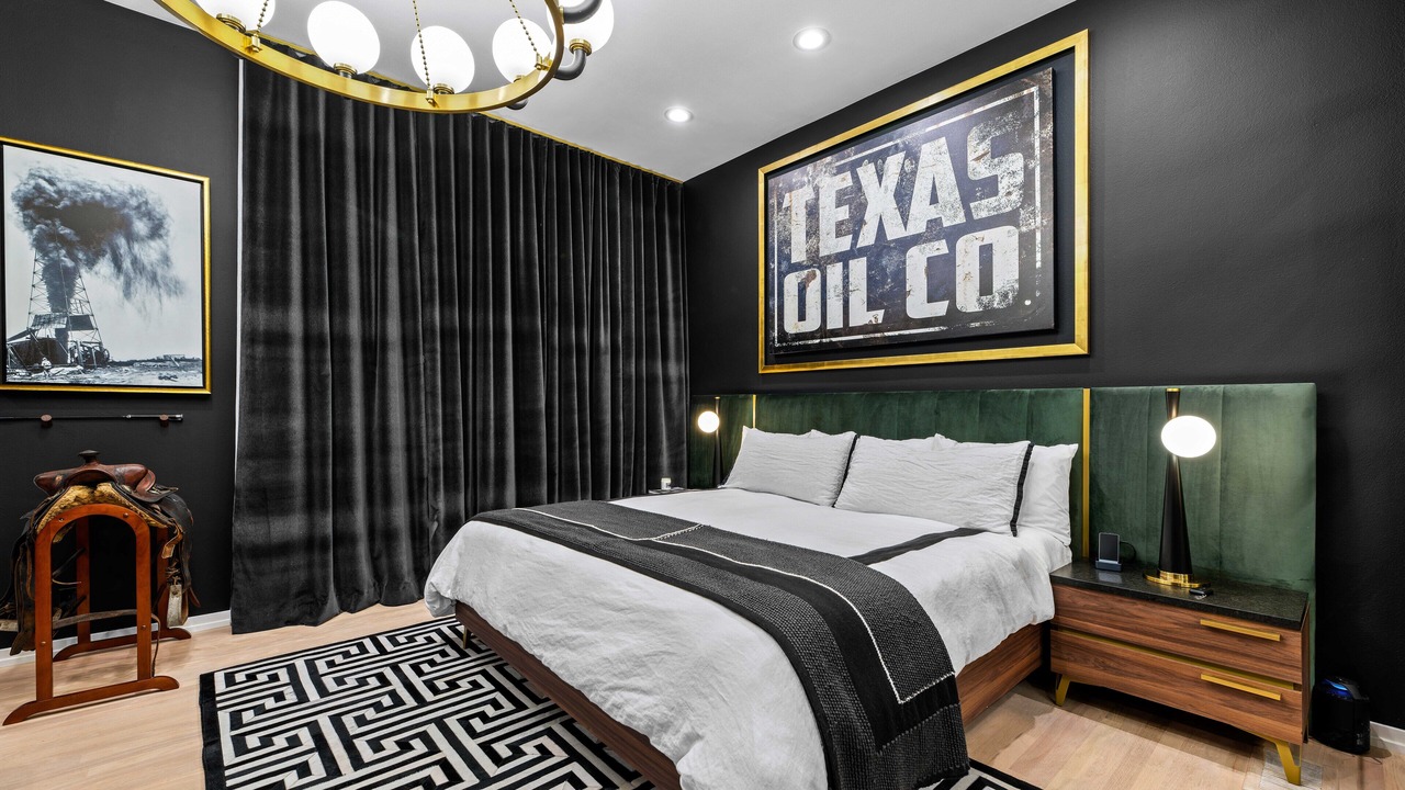 Photo of Bedroom in Oak Lawn