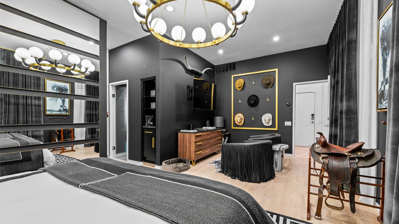 Photo of Bedroom in Oak Lawn