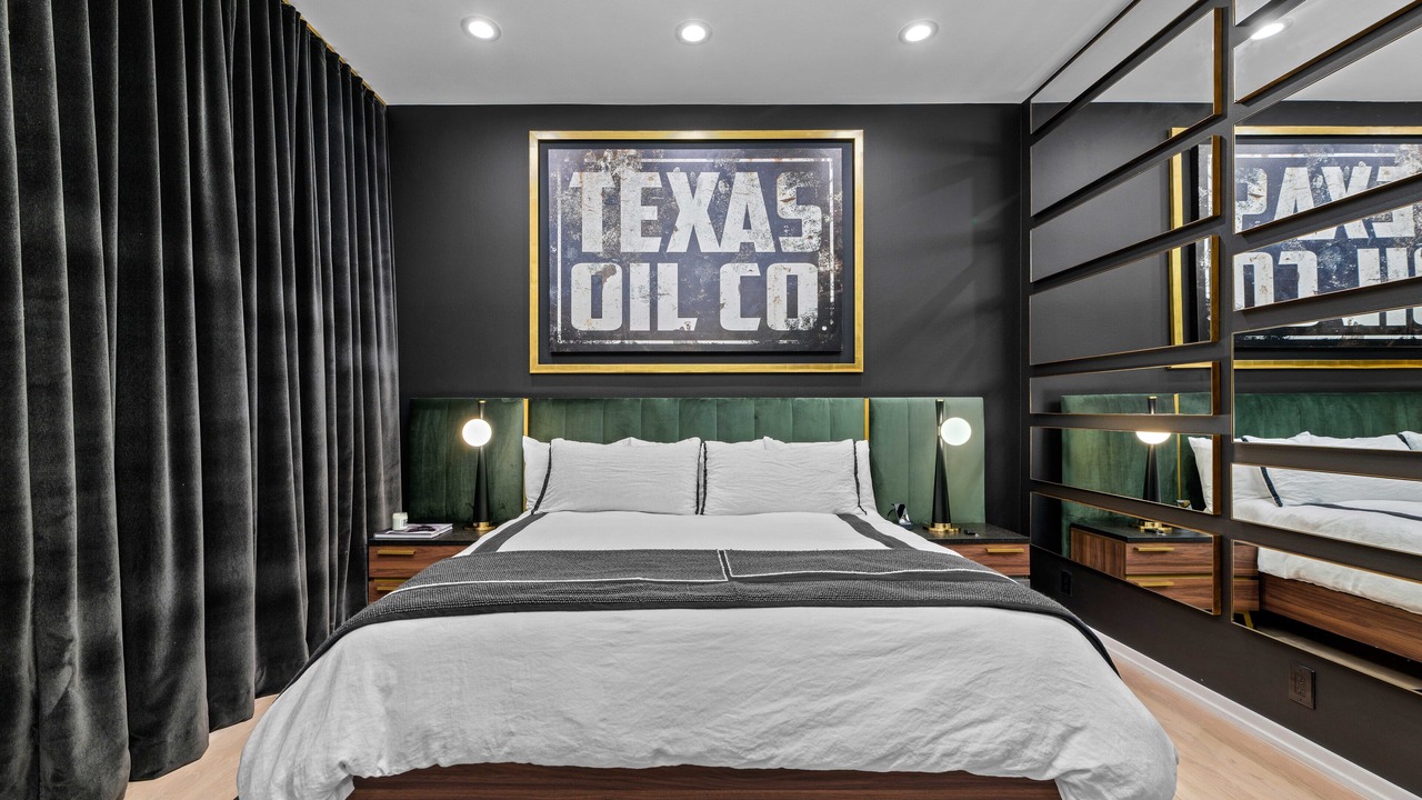 Photo of Bedroom in Oak Lawn