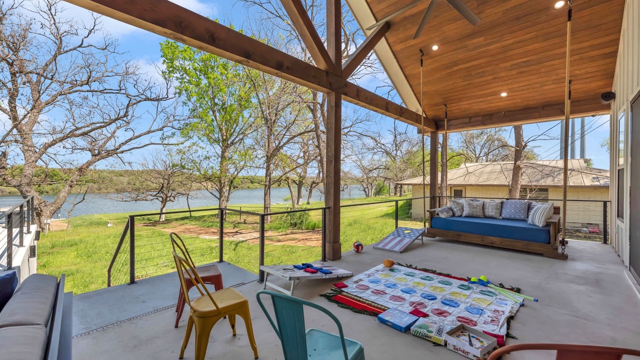 Photo of Patio Balcony in Cottonwood Shores