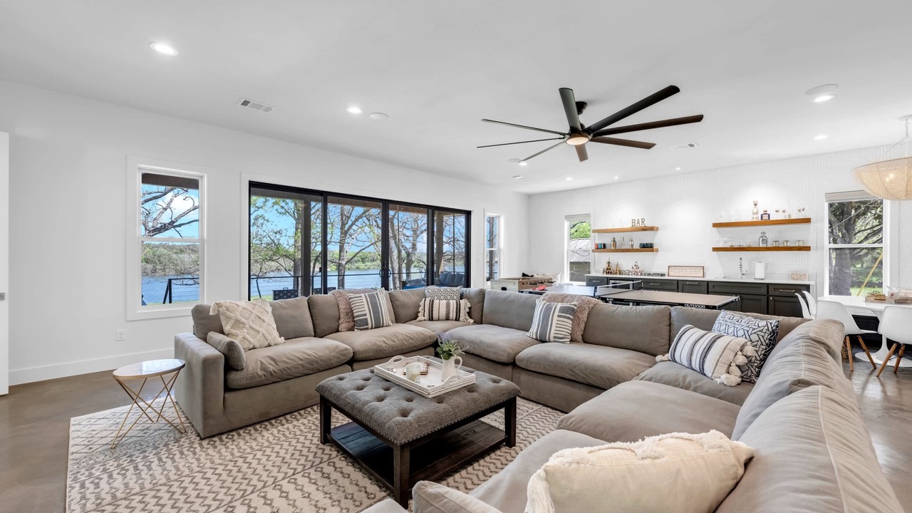 Photo of Bedroom in Cottonwood Shores