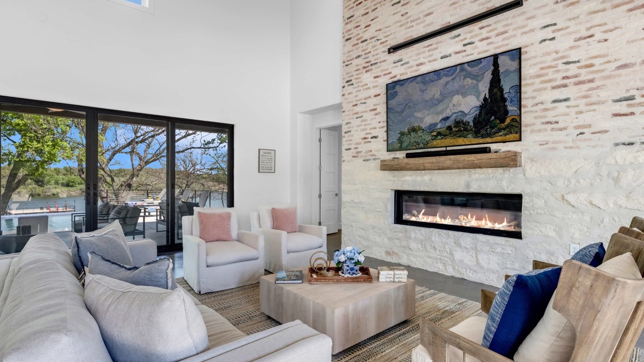 Photo of Livingroom in Cottonwood Shores
