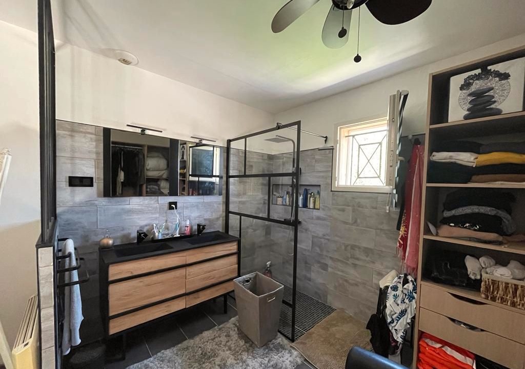 Photo of Bathroom in Villegailhenc