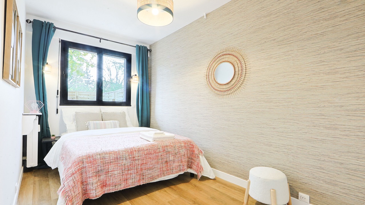 Photo of Bedroom in Bagnolet