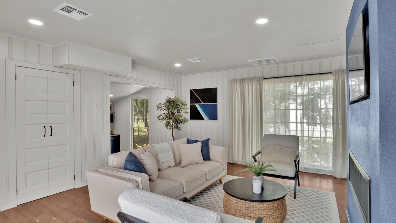 Photo of Livingroom in Fairfield Historic District