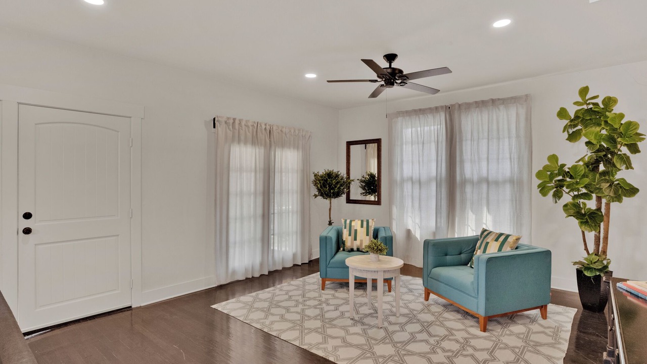 Photo of Livingroom in Highland Historic District