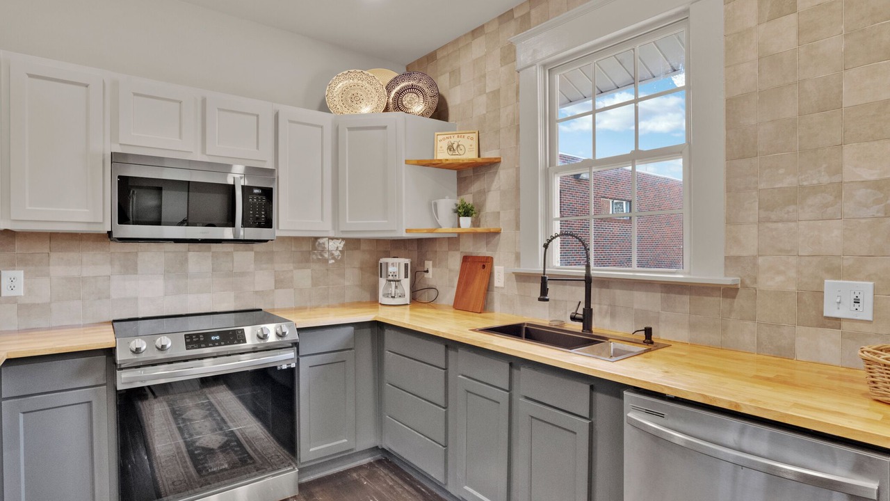 Photo of Kitchen in Highland Historic District
