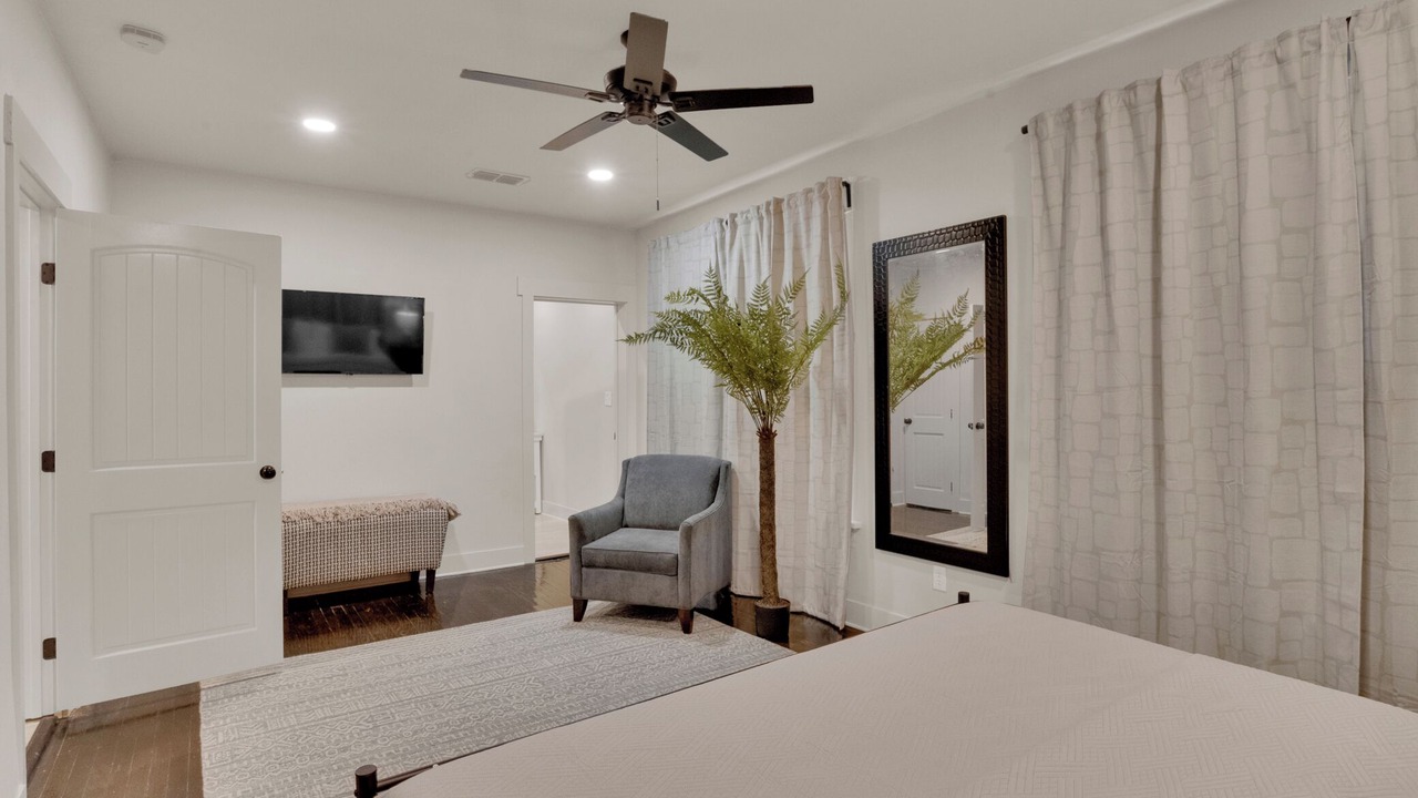 Photo of Bedroom in Highland Historic District