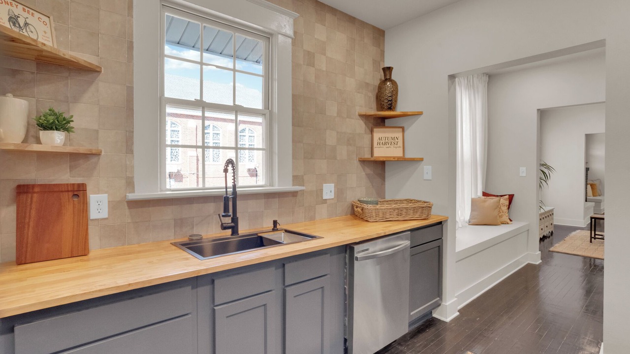 Photo of Kitchen in Highland Historic District