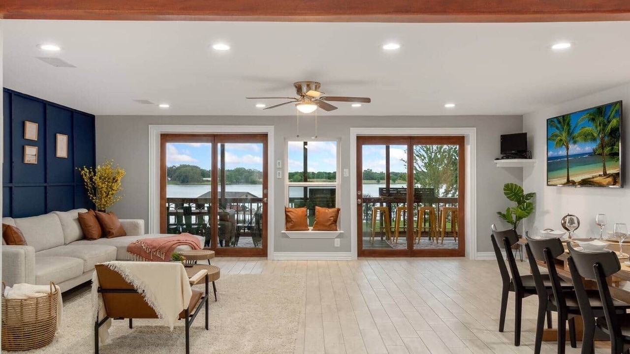 Photo of Livingroom in Enchanted Oaks