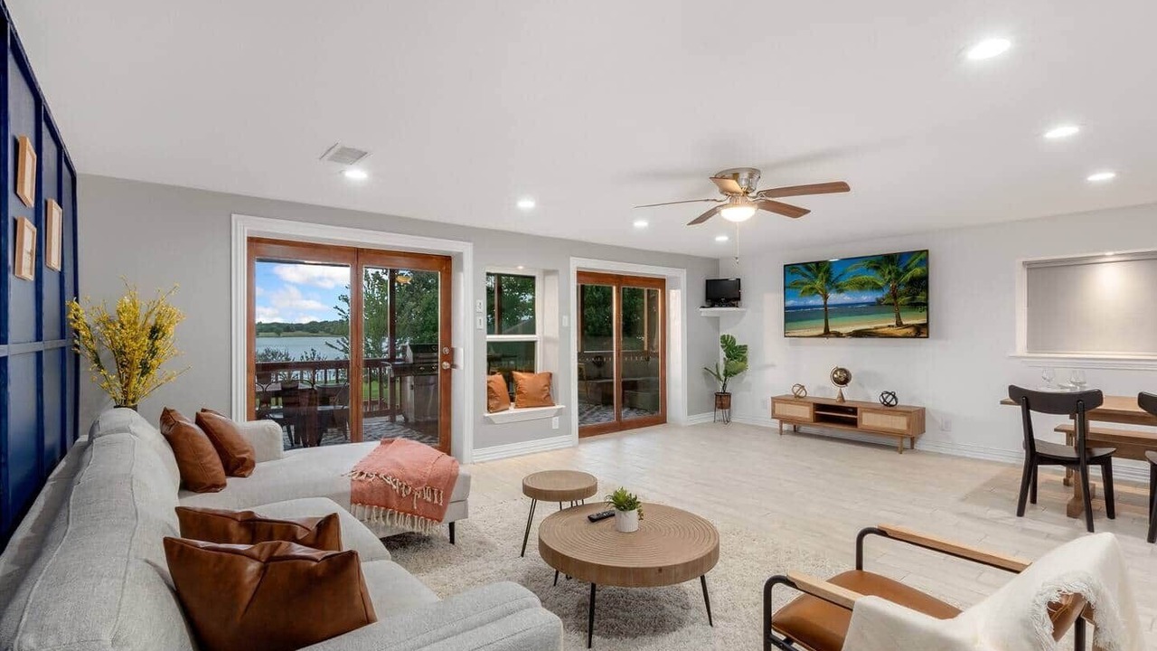 Photo of Livingroom in Enchanted Oaks