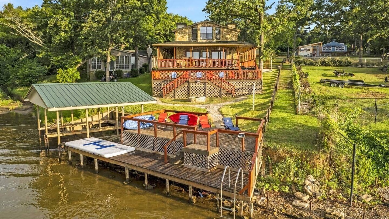 Photo of Patio Balcony in Enchanted Oaks