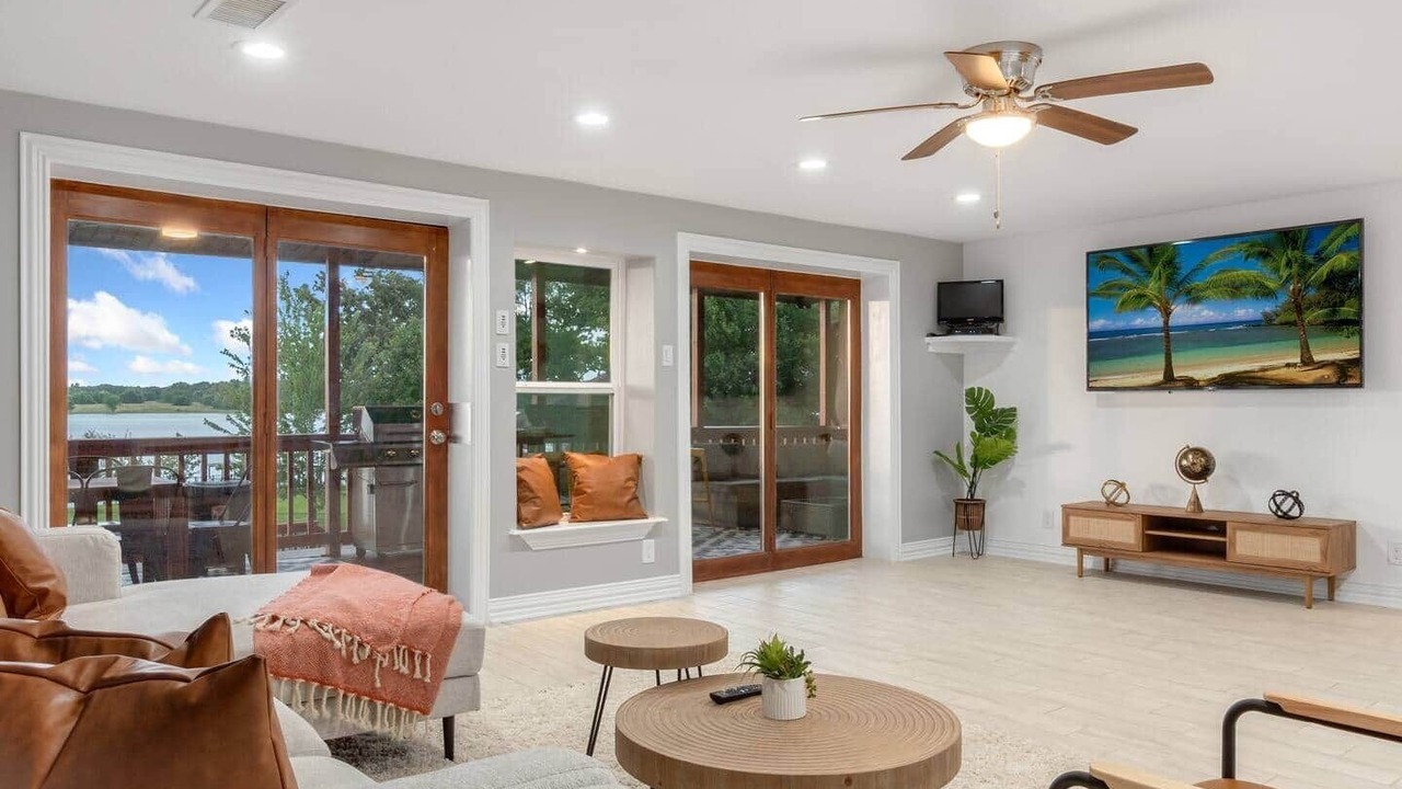 Photo of Livingroom in Enchanted Oaks