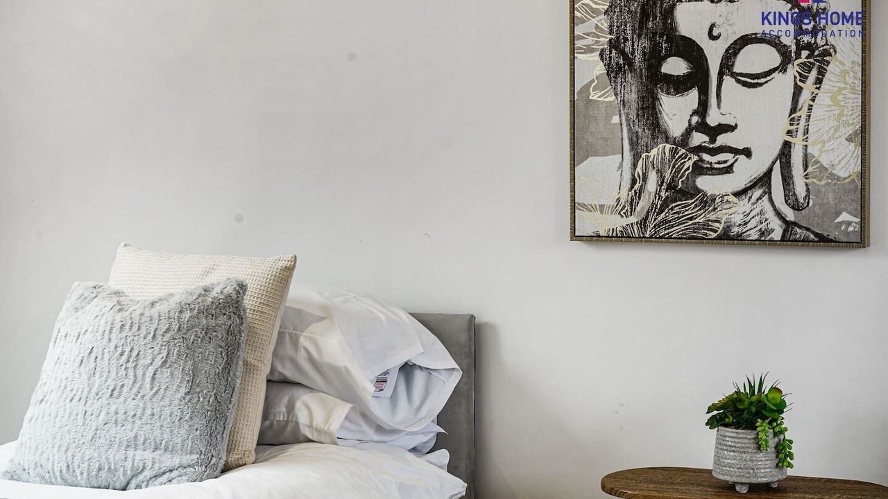 Photo of Others in Elstree