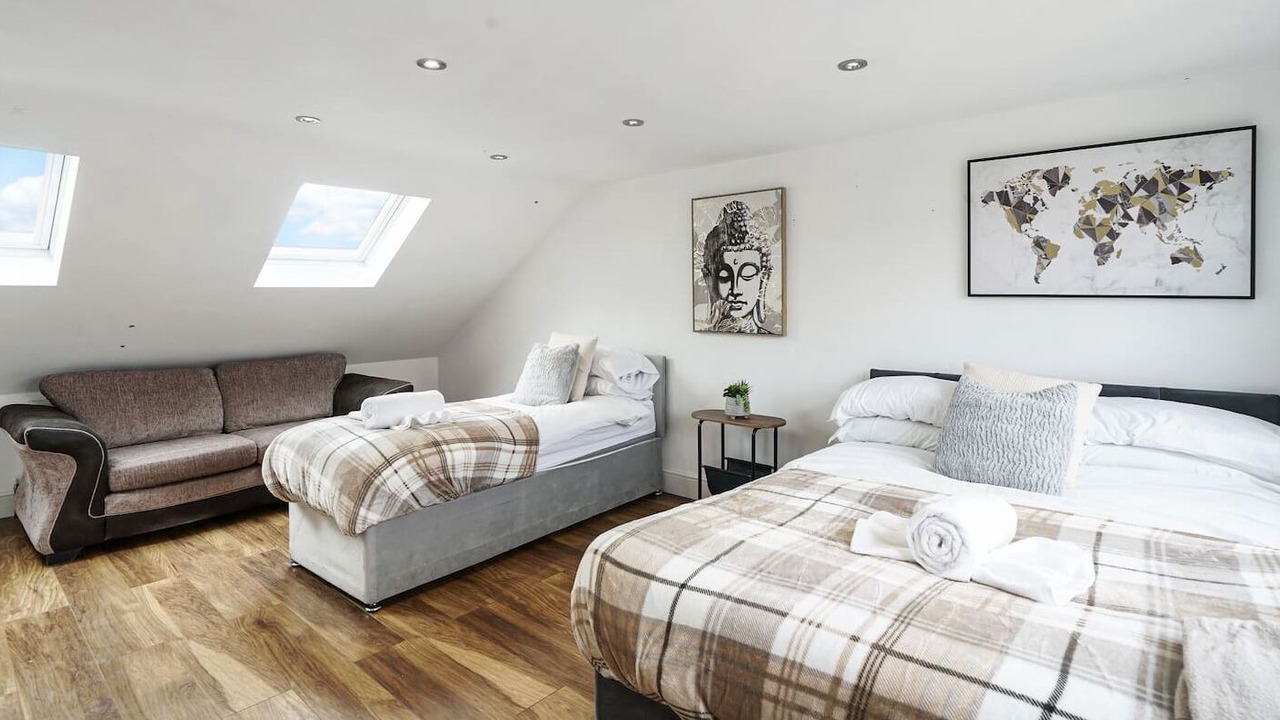 Photo of Others in Elstree