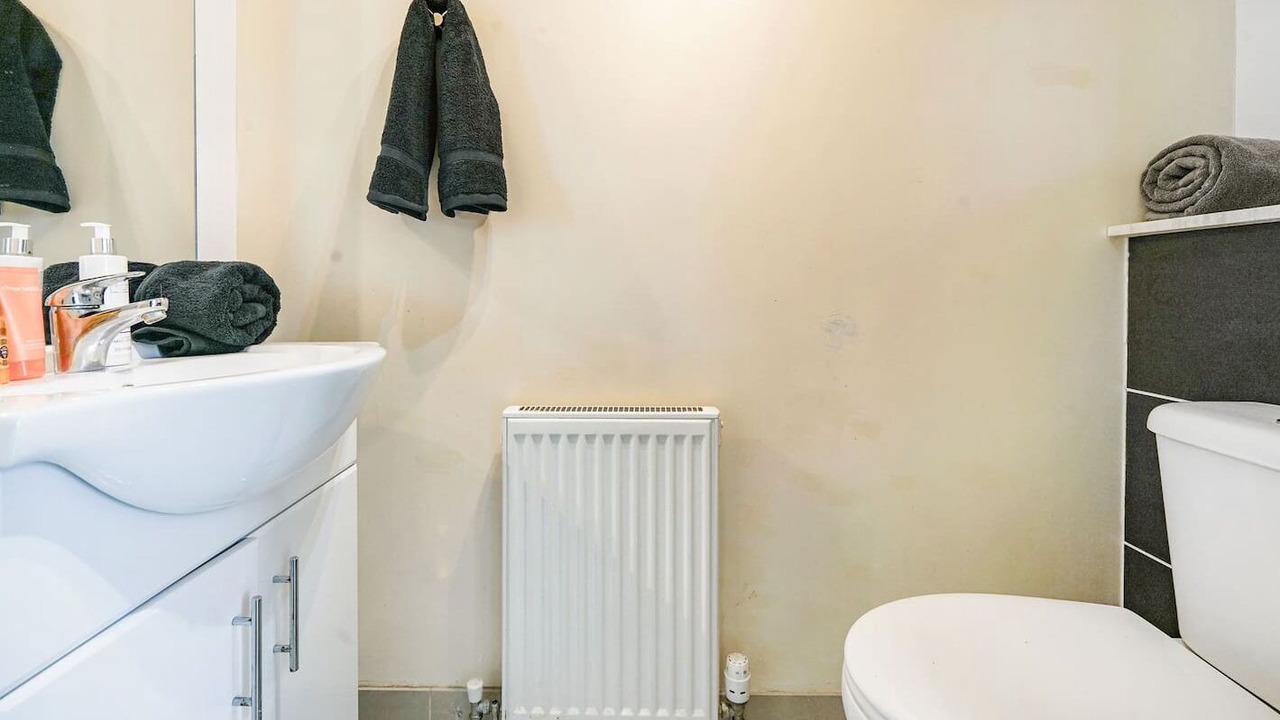 Photo of Others in Elstree