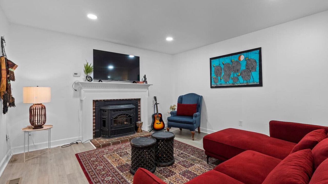 Photo of Livingroom in North Laurel