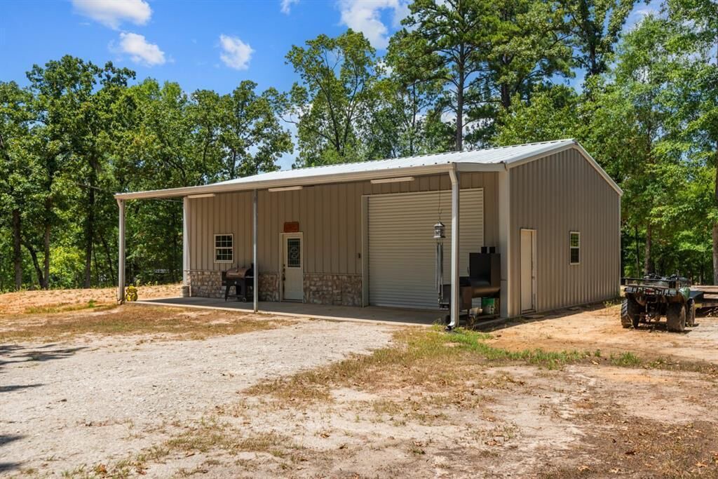 Photo of Outdoor in Broaddus