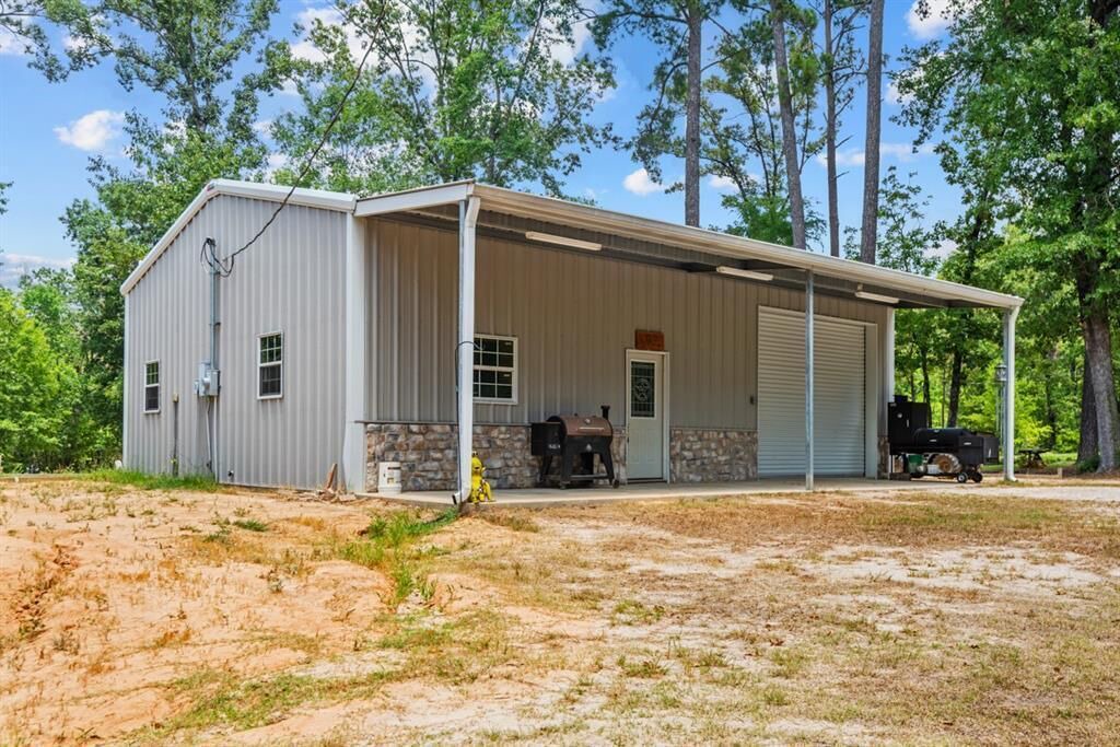 Photo of Outdoor in Broaddus