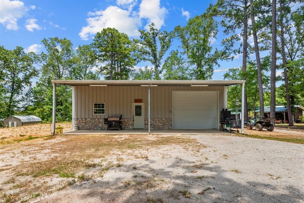 Photo of Outdoor in Broaddus