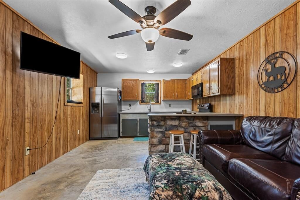 Photo of Livingroom in Broaddus
