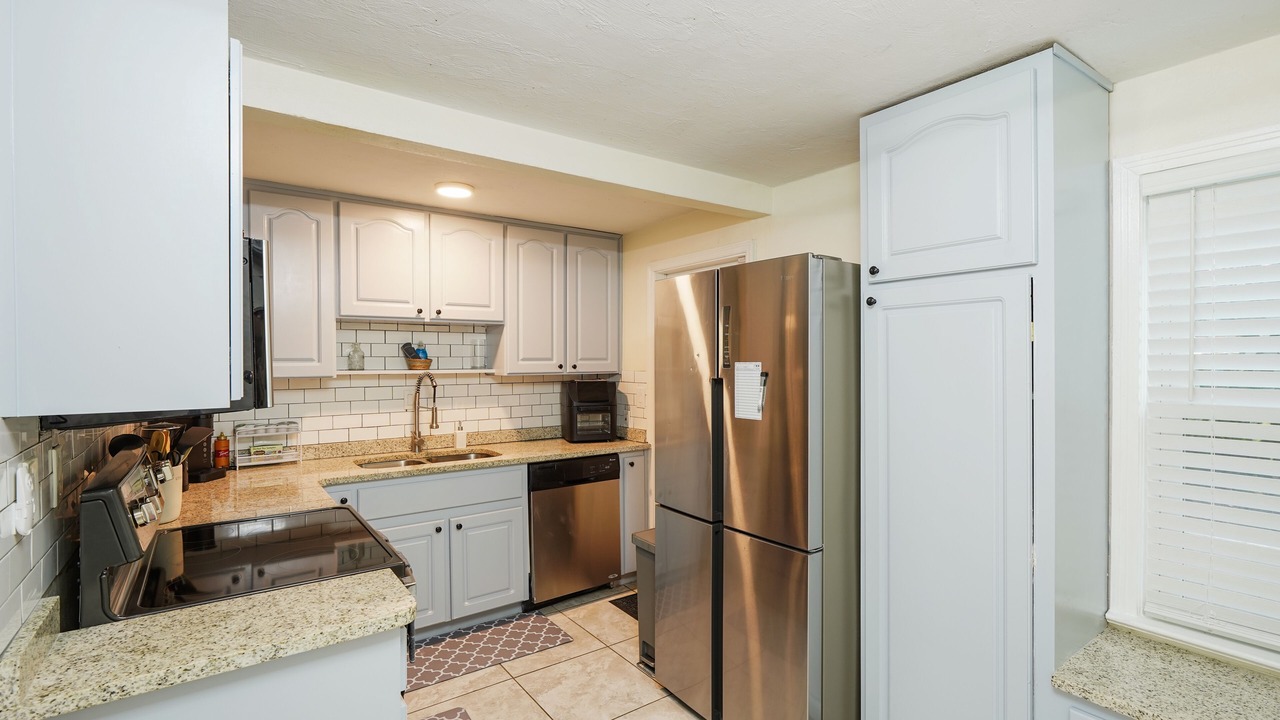 Photo of Kitchen in Seabreeze Historic District