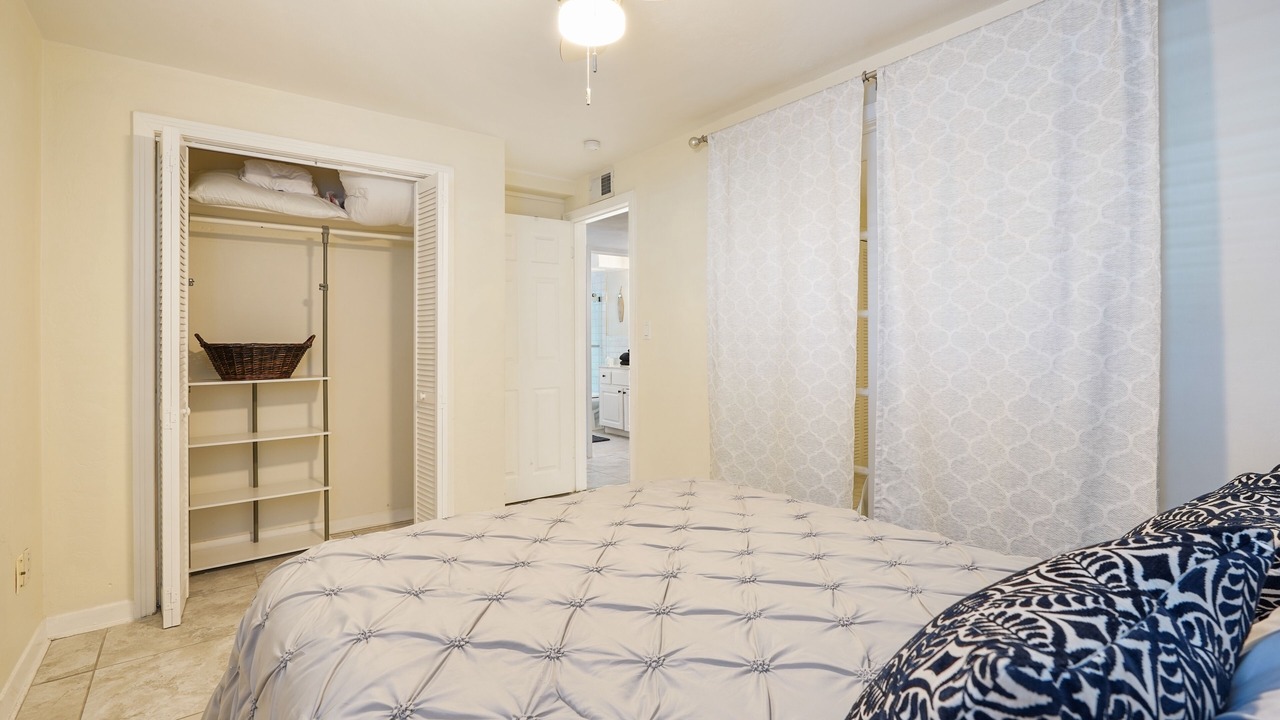 Photo of Bedroom in Seabreeze Historic District