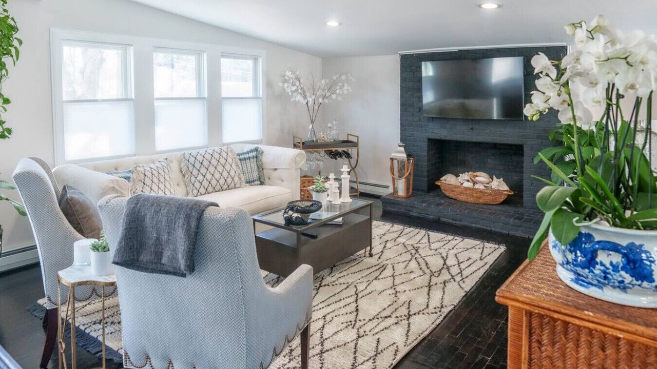 Photo of Livingroom in Hyannis