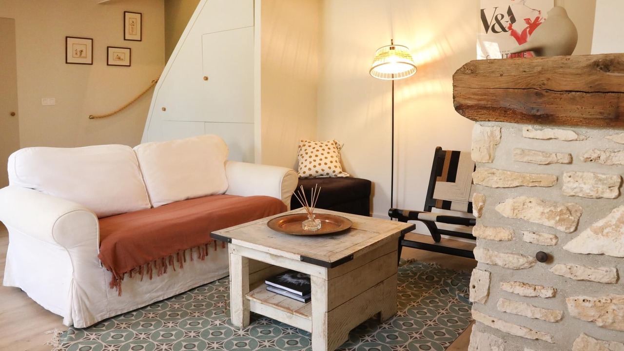 Photo of Livingroom in Courteuil