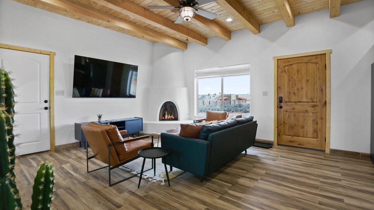 Photo of Livingroom in Ranchos De Taos
