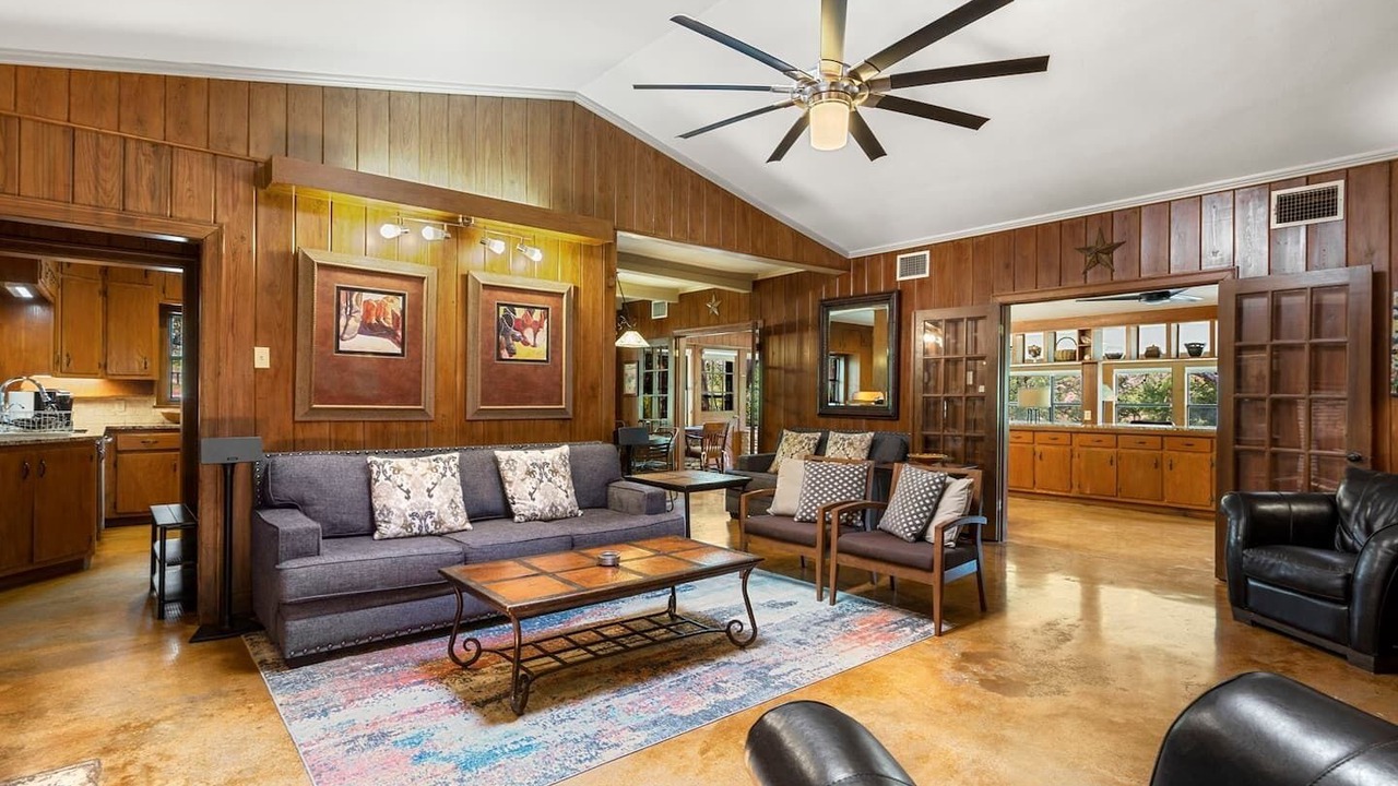 Photo of Bedroom in Wimberley