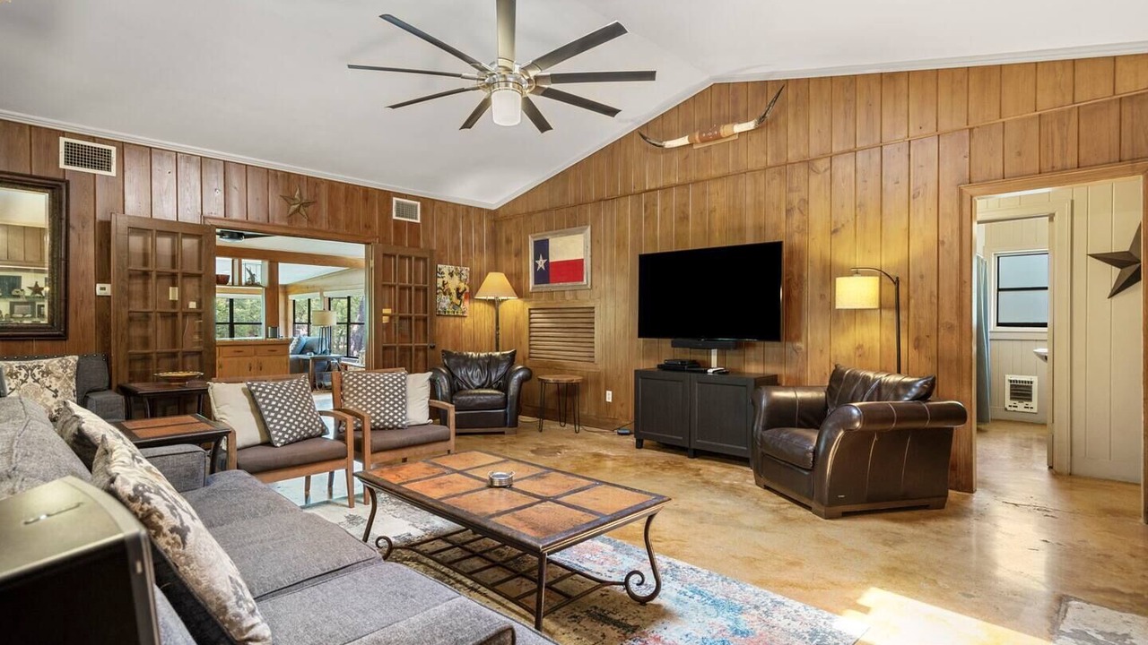 Photo of Bedroom in Wimberley