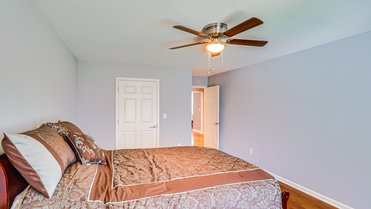 Photo of Bedroom in Lyndon