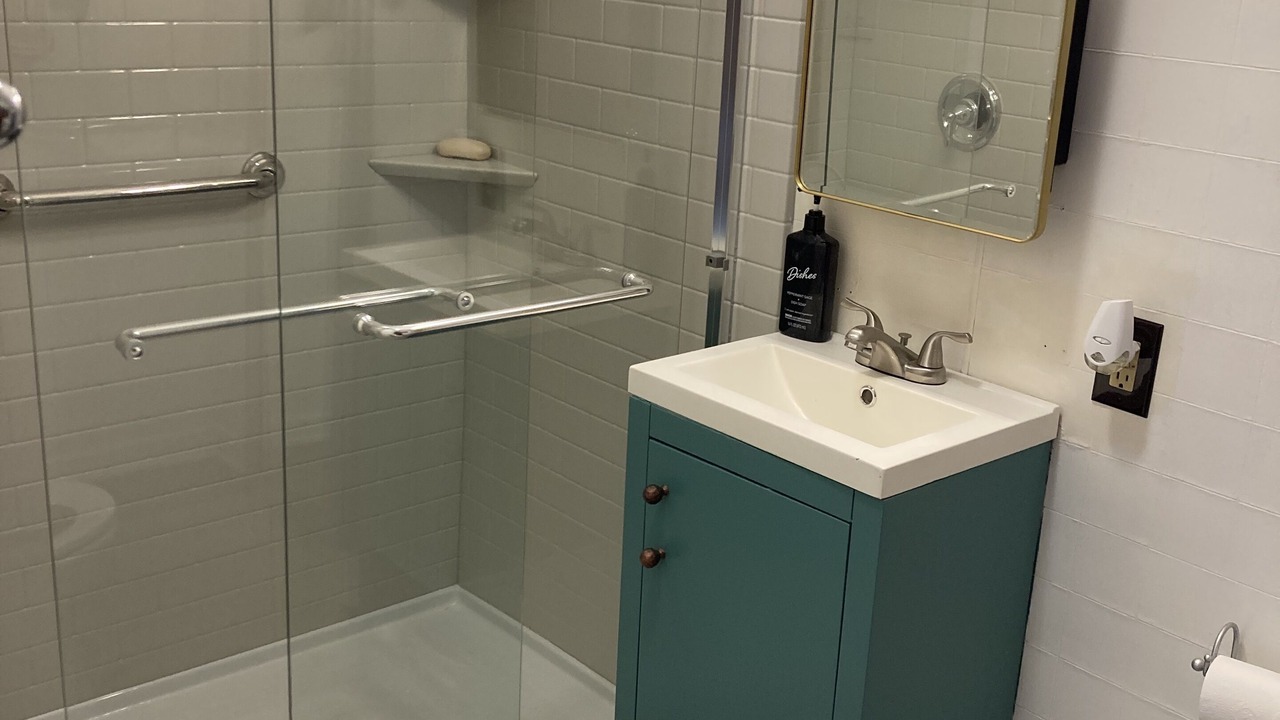 Photo of Bathroom in Winterville