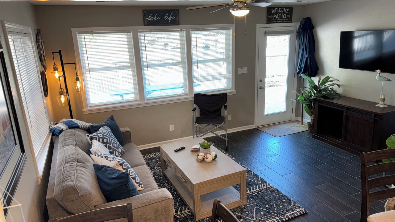 Photo of Livingroom in Sunrise Beach