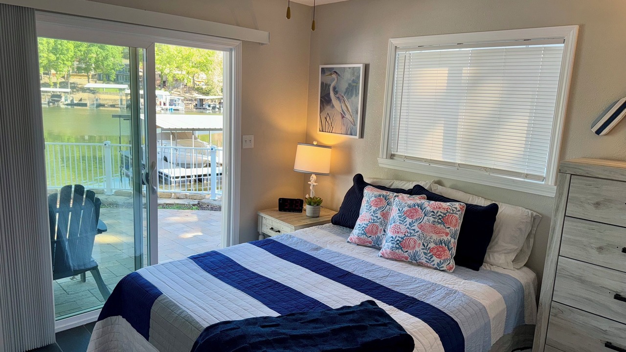Photo of Bedroom in Sunrise Beach