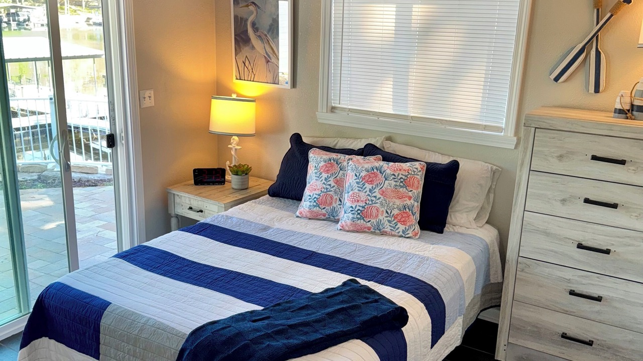 Photo of Bedroom in Sunrise Beach