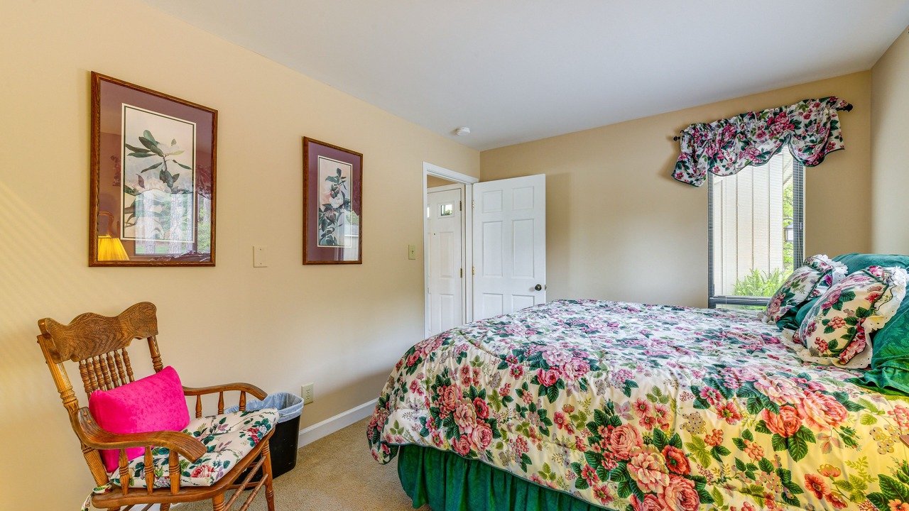 Photo of Bedroom in Troutman