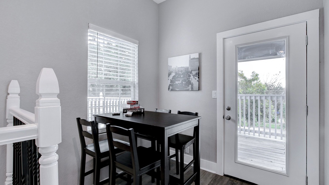 Photo of Others in Alta Vista