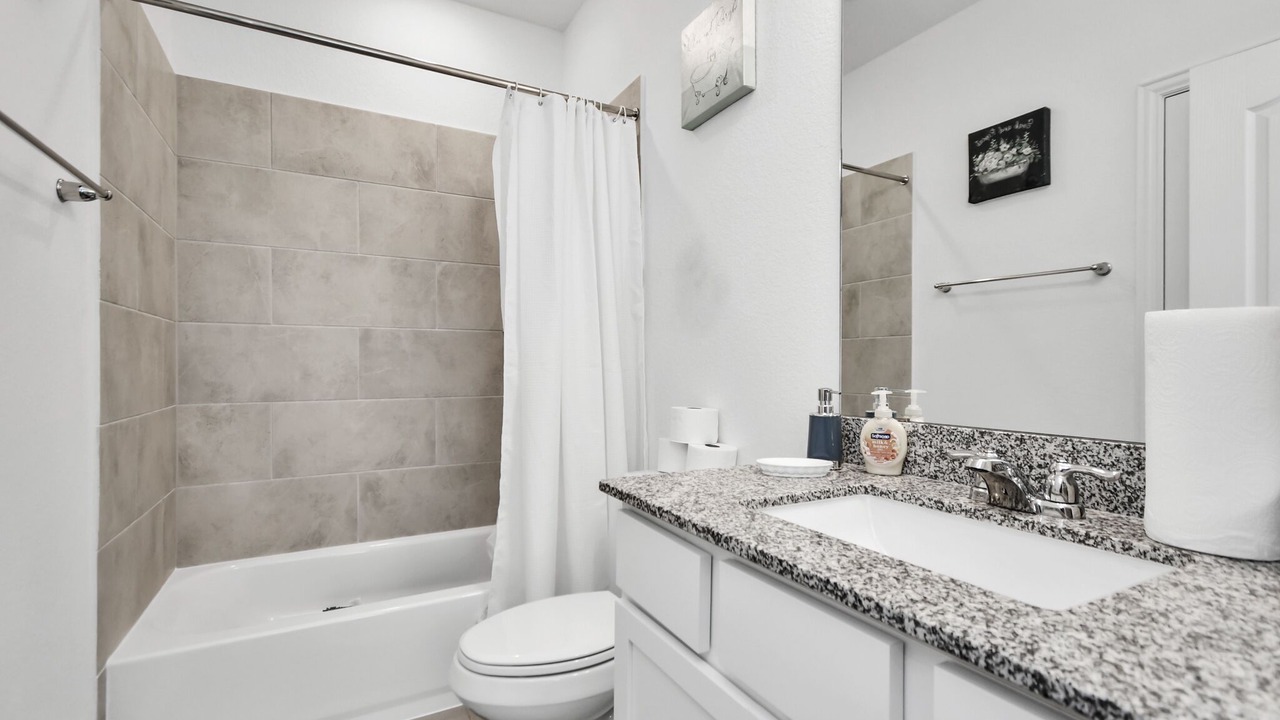 Photo of Bathroom in Clodine